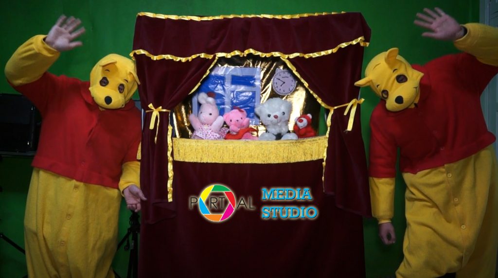 Хүүхдийн явуулын театр үйл ажиллагаагаа явуулж эхэллээ